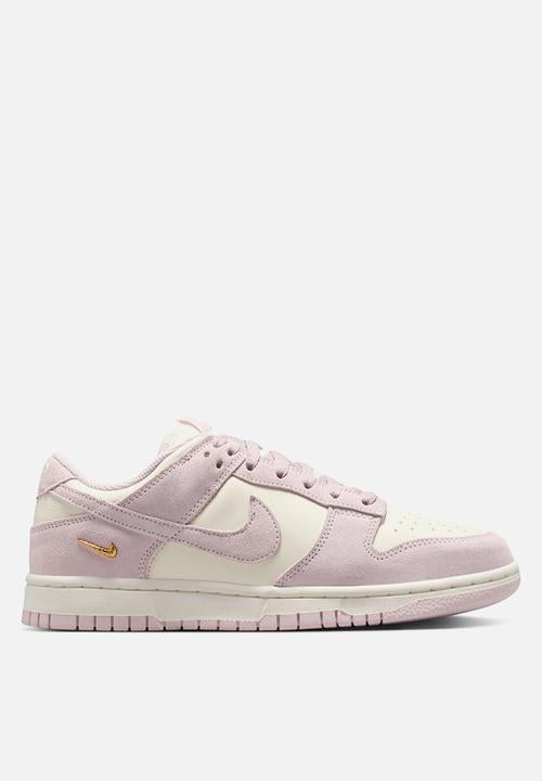 Nike Dunk Low SE