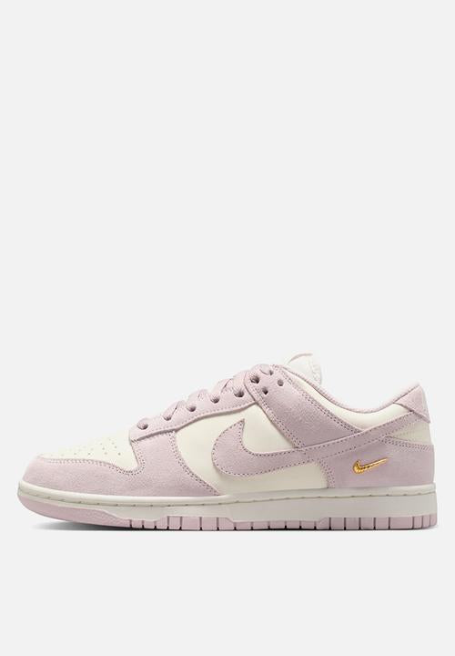 Nike Dunk Low SE