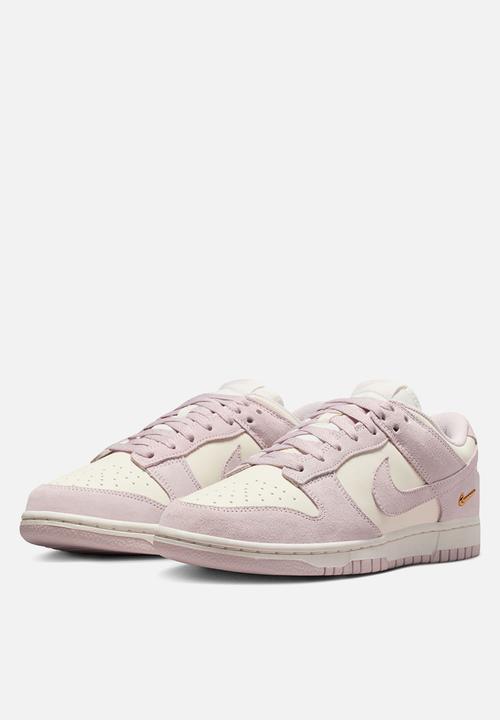 Nike Dunk Low SE